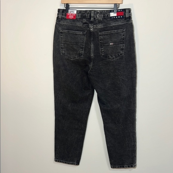 NWT Tommy Black Denim Tapered Mom Jeans, Size 12 - Picture 9 of 9